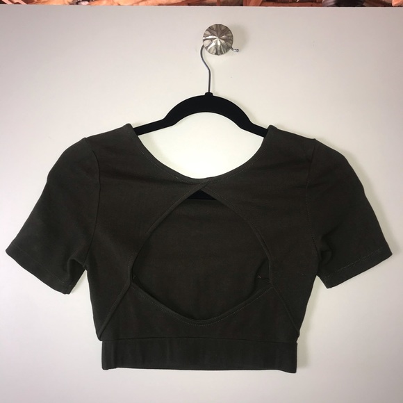 Lulu’s Olive Green Crop Top - Picture 3 of 4